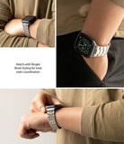 Apple Watch 49·46·45·44·42 mm | Metal One Band - Silver metal link watch band on an Apple Watch with a black bezel.