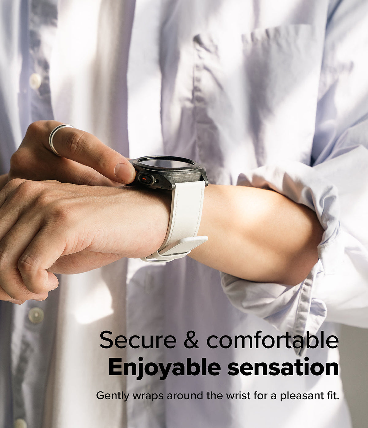 Watch Lug 24mm | Leather One Basic Bold - Person wearing a white leather watch strap on a black smartwatch.