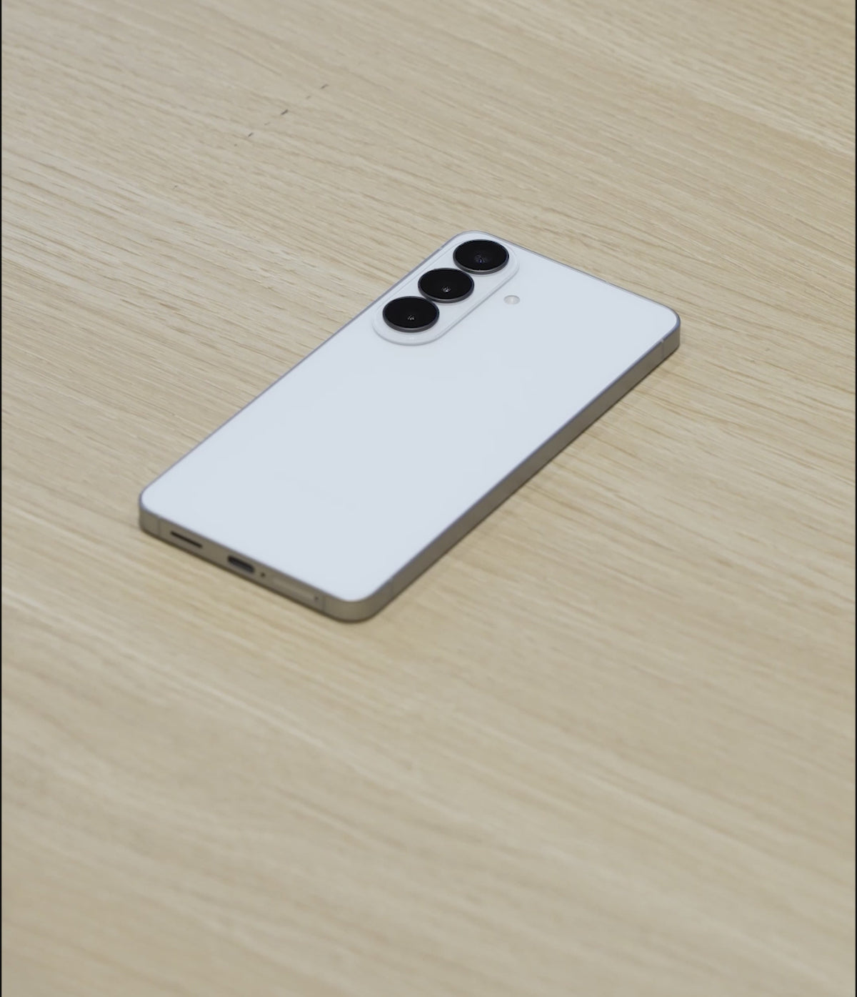 Galaxy S26 Plus / S26 | Camera Lens Frame Glass - Short video showing galaxy s26 plus with case