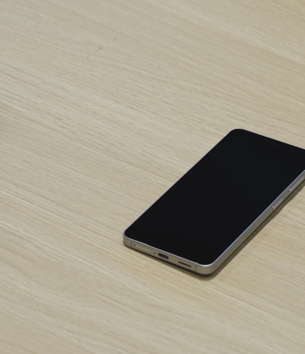 Galaxy S26 Screen Protector | Easy Slide Tempered Glass - Short video showing galaxy s26 with case